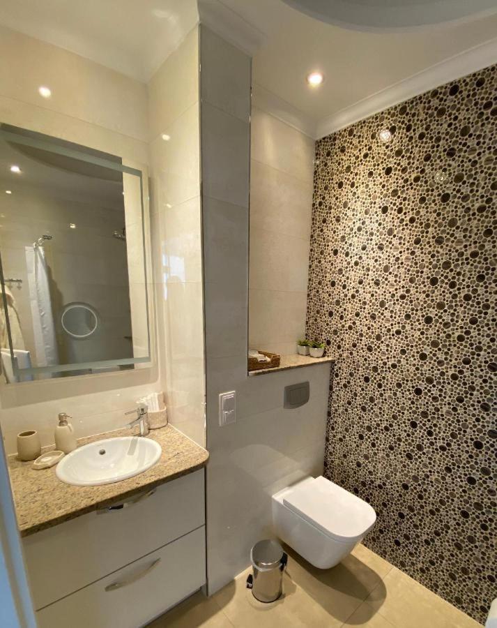 29 Wrony Apartment