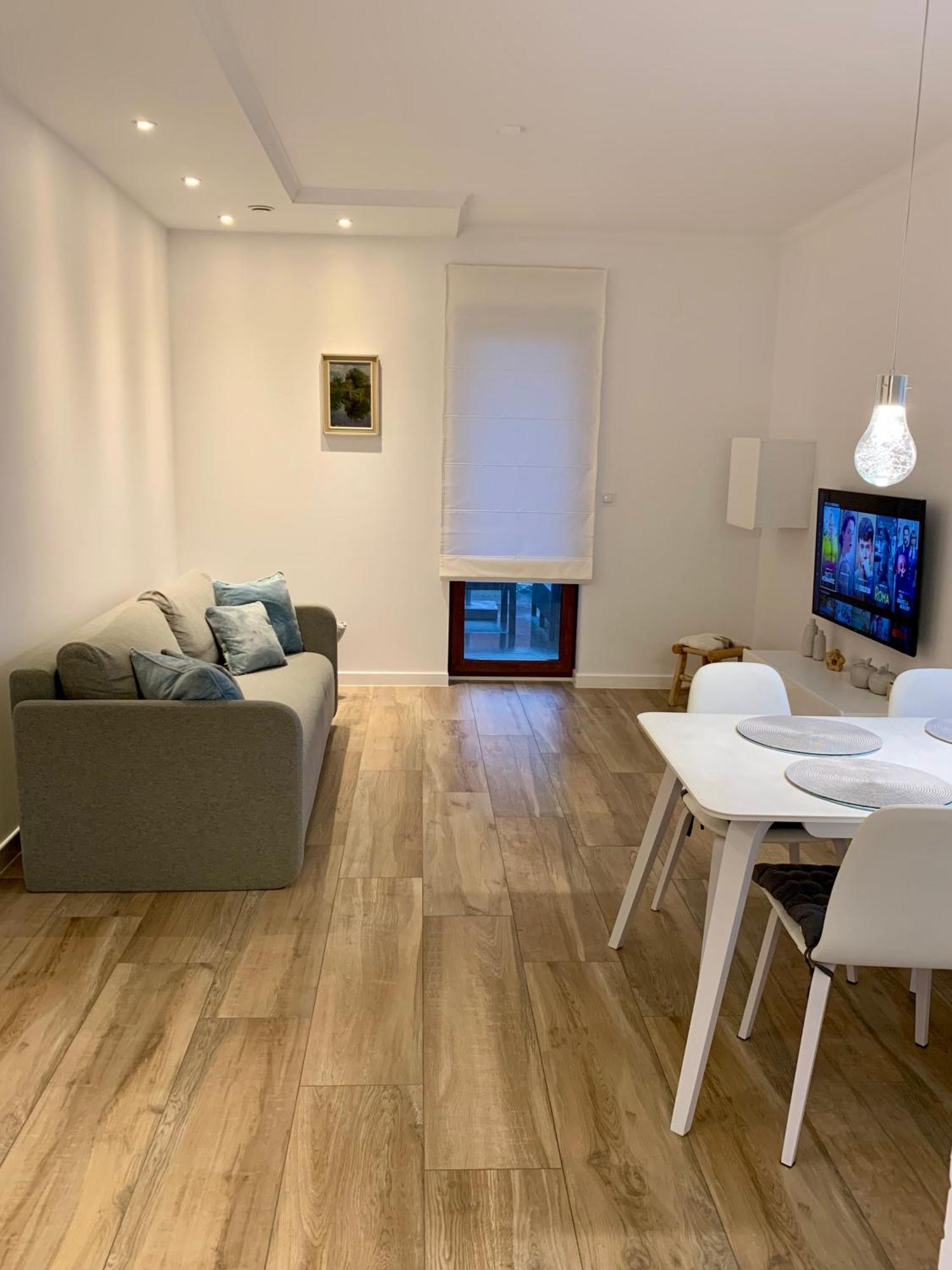 29 Wrony Apartment *